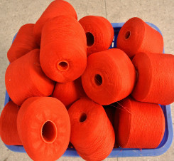 کیفیت بالا 40/2، 60/2 رنگ های رنگ شده 100٪ پلی استر حلقه ای رشته ای برای رشته دوخت